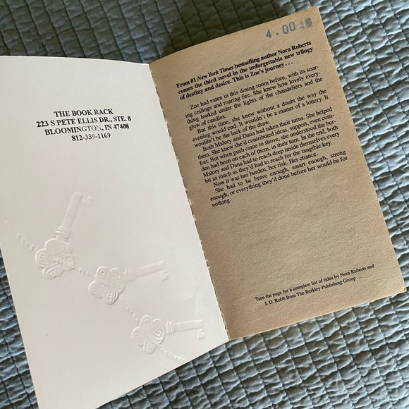 Key of Valor Paperback Book by Nora Roberts - Picture 3 of 3